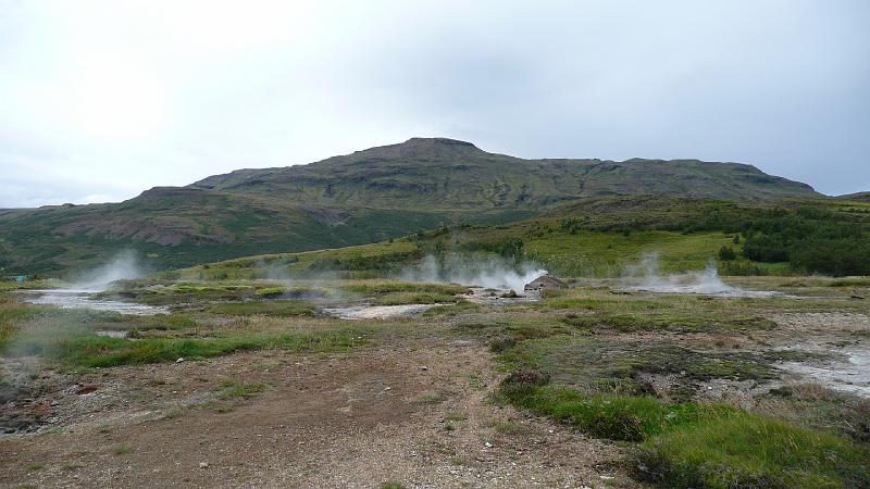 P1040037- Fumerolles a Geysir.JPG - Fumerolles sur le site de Geysir